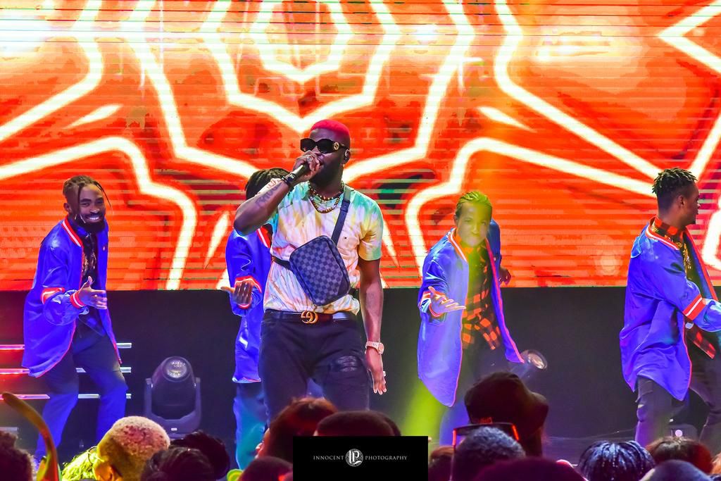 Skales was the first artist of the night and trust us when we say he blew the fans away with his performance [BHM]