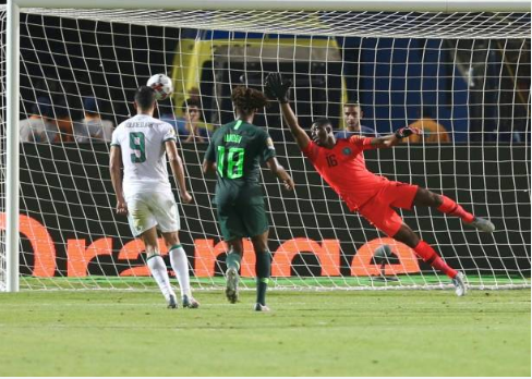 Daniel Akpeyi and Alex Iwobi (Getty Images)