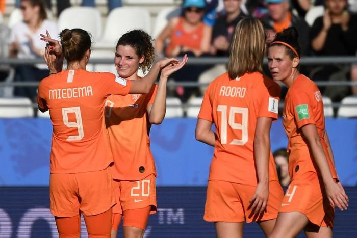 Vivianne Miedema, number 9, and Dominique Bloodworth, number 20, form part of a core of Arsenal players in the Netherland's team