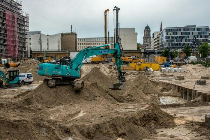 General view of the construction site close to Berlin's Alexanderplatz where a 100-kilogramme (220-pound US bomb from World War II was discovered on June 14, 2019.
