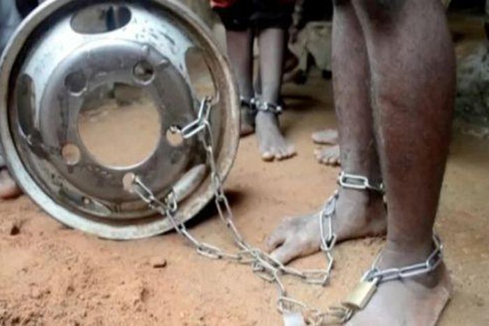 Chained legs of children/Image used as illustration (Yahoo News)