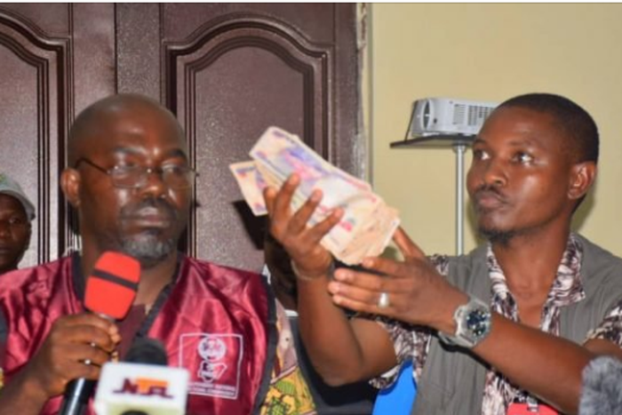 INEC official present N50k bribe offered by politicians in Kogi (TheCable)