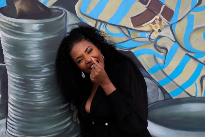 Cindy, Frodd, and Omashola all got cash gifts from music star MC Galaxy on Tuesday, October 8, 2019. The music star took to his Instagram page where he revealed how he had invited some of the reality TV stars and only a few turned up. [Instagram/CindyO...