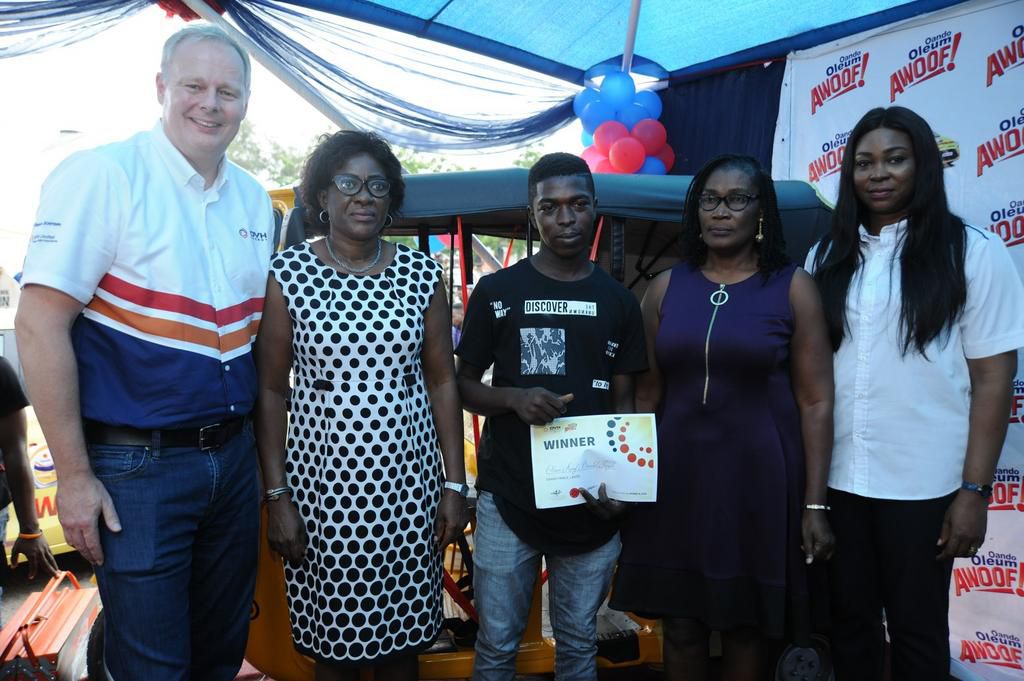 OVH Energy concludes ‘Oando Oleum Awoof Promo’ in style, hands over grand prize of brand new Toyota Yaris!