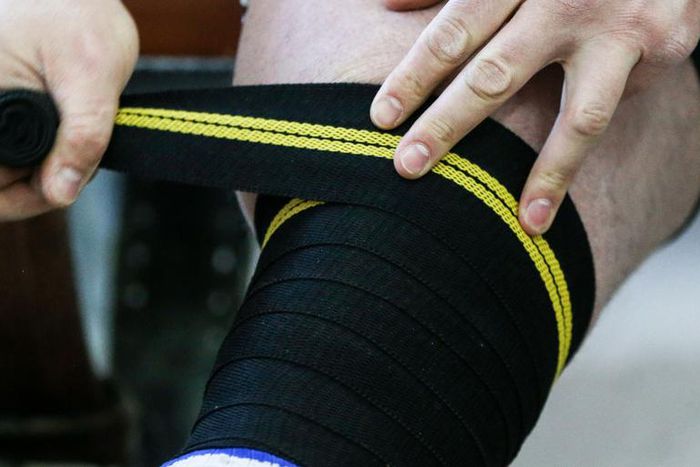 Do You Really Need to Wear Knee Wraps to Squat?