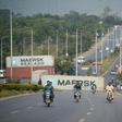 Poklice blocked key arteries wuith containers as anti-government protesters led by Jamiat Ulema-e-Islam leader Maulana Fazlur Rehmanmarched towards Islamabad