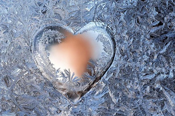 How To Spot An Emotionally Unavailable Person