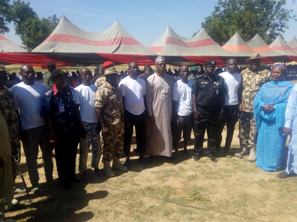 Gov. Babagana Zulum of Borno and heads of security agencies during the formal handing over of 983 detainees cleared of links with Boko Haram, on Wednesday in Maiduguri (NAN)