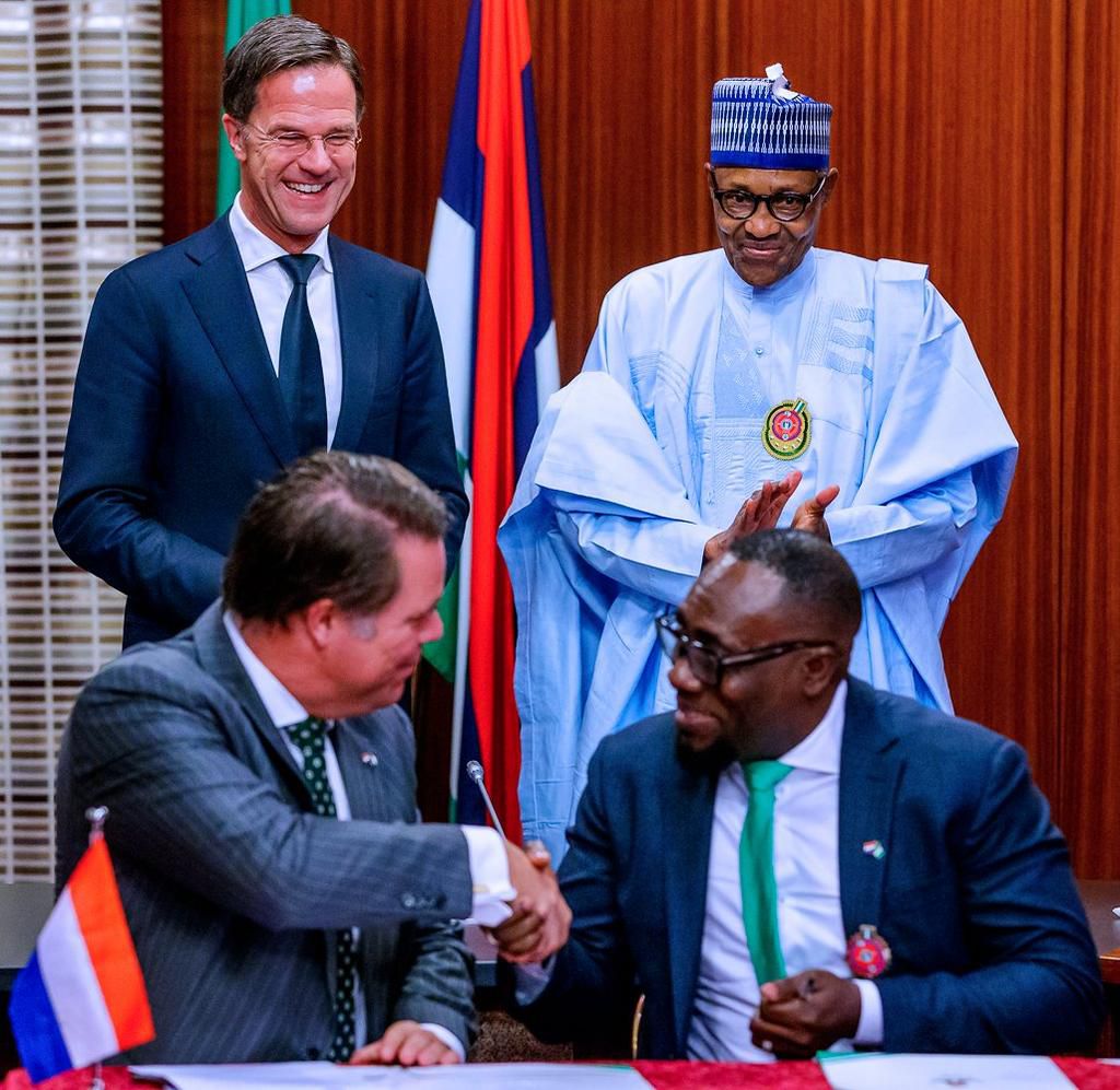 President Muhammadu Buhari welcomes Netherlands Prime Minister to Aso Rock. [Twitter/@NigeriaGov]