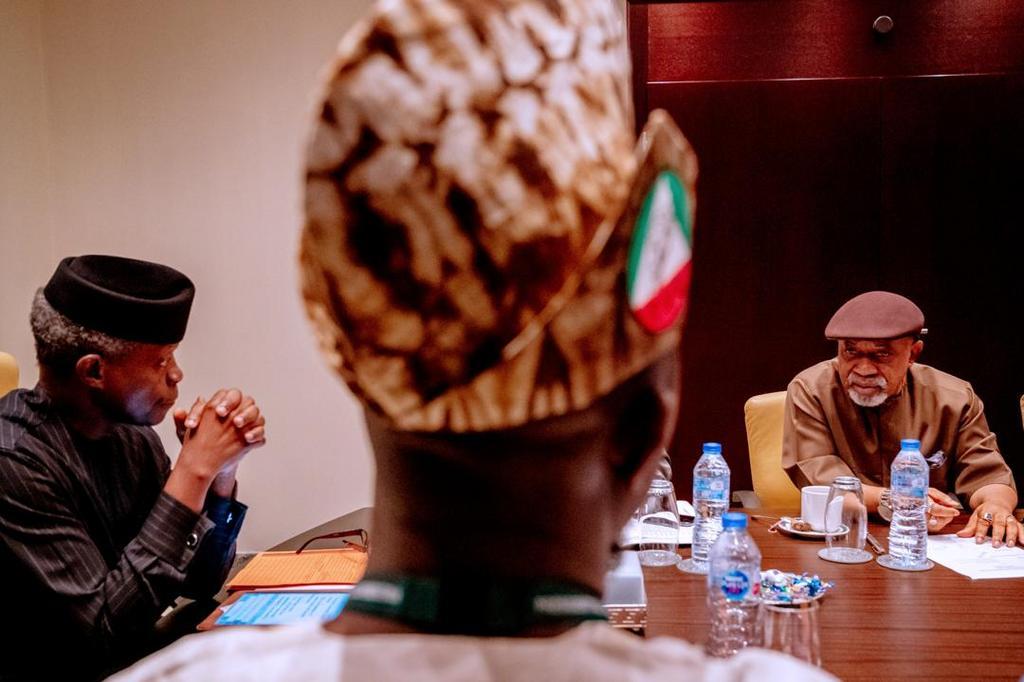 Vice President Yemi Osinbajo and the Minister of Labour and Employment, Mr Chris Ngige meet the leaders of the Trade Union Congress over the Minimum Wage debacle [Twitter/@ProfOsinbajo]