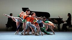 Review: Mark Morris Fits Houston Ballet to a 'V'