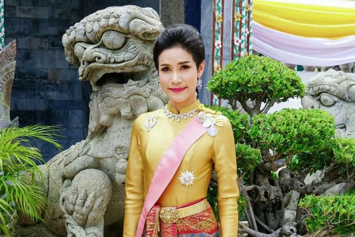 In August, 2019 the Thai royal palace issued a series of photographs of Sineenat Wongvajirapakdi announcing her appointment as royal consort
