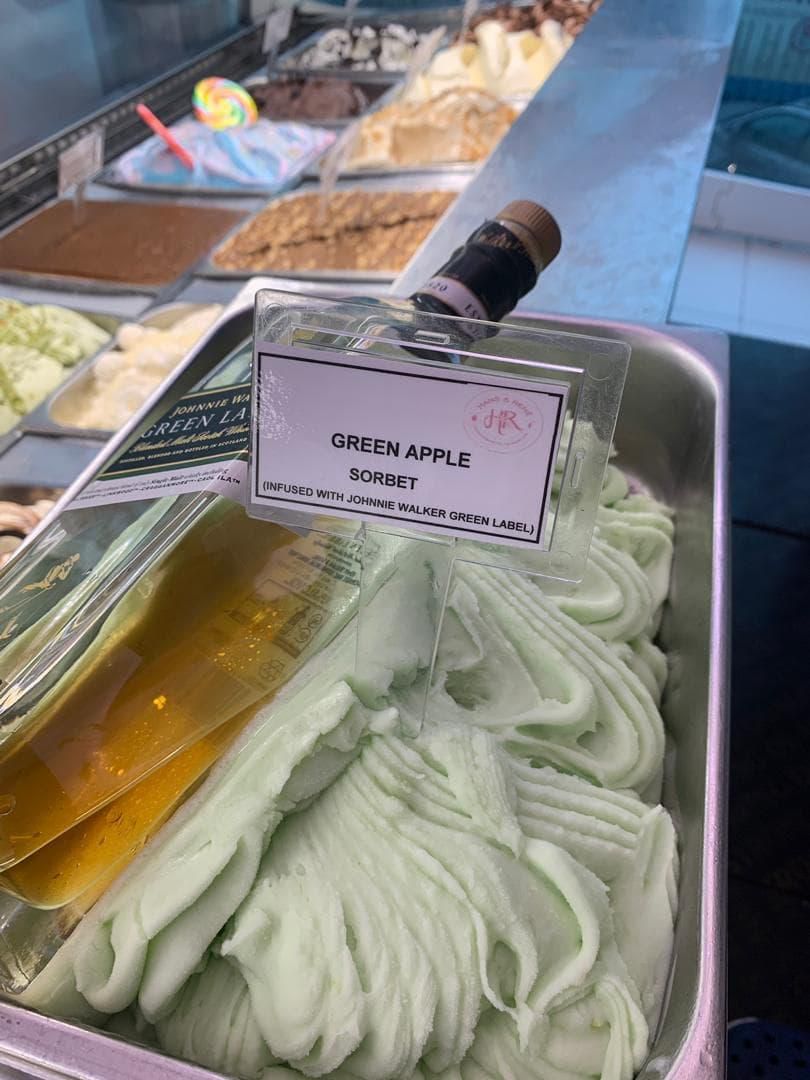 How #HansandRenéOwambe broke the Internet