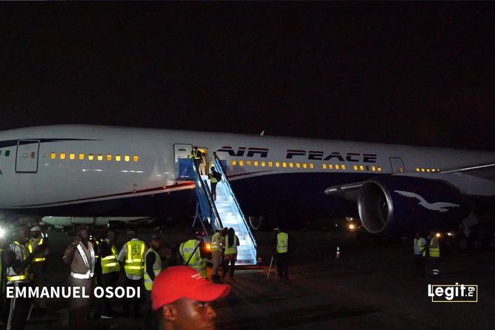 South African authorities prevent Air Peace from airlifting second batch of Nigerians [Twitter/@abikedabiri]