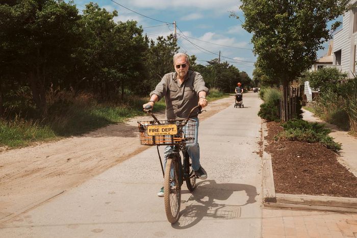 How Peter Greenberg, Travel Expert, Spends His Sundays