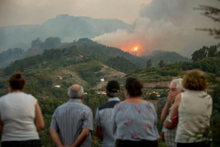 Residents on the island of Gran Canaria will be allowed to return home as a massive wildfire is subdued by firefighters