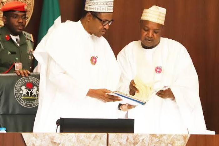 President Muhammadu Buhari and Governor Atiku Bagudu of Kebbi state (thebridgenewsng)
