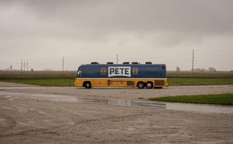 Flush With Cash, Pete Buttigieg Bets His Campaign on a Breakthrough in Iowa