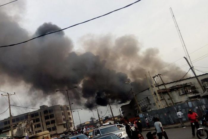 Super plaza in Surulere guts fire. (TheNation)