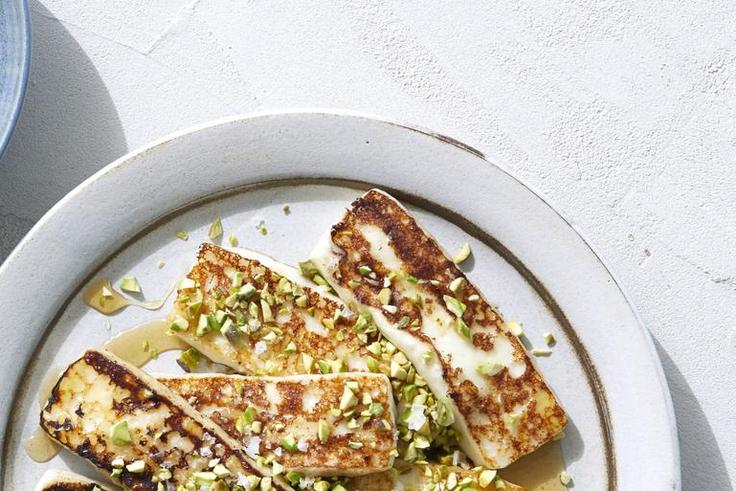 Crispy Cheese With Honey And Pistachio Recipe