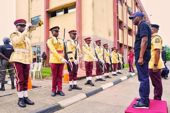 Lagos State Governor Babajide Sanwo-Olu (middle), interacting with Officers of the Lagos State Traffic Management Authority (LASTMA) during his visit to the LASTMA Yard, Oshodi, on Friday, June 14, 2019. [VON]