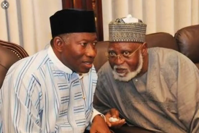 Jonathan and Abubakar as results of the 2015 presidential election trickled in (Legit.ng)