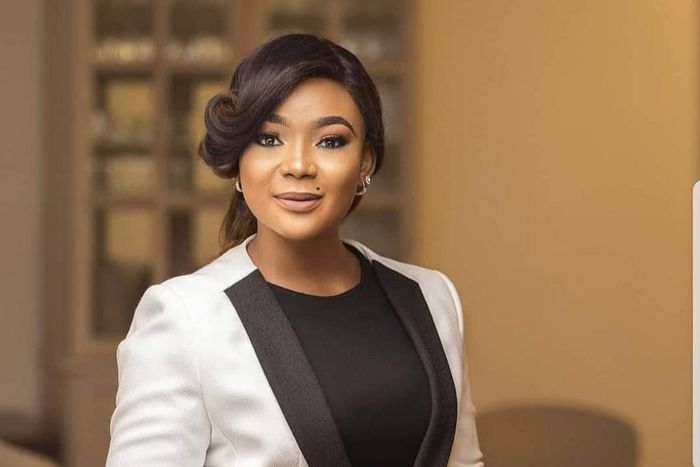 Nollywood actress, Rachael Okonkwo has come out to deny the rumours that she has anything to do with colleague, Ken Erics' failed marriage.[Instagram/RechaelOkonkwo]