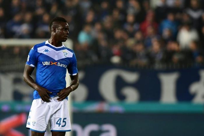 Brescia's Mario Balotelli played for Inter Milan between 2007-2010 but could not stop his former side from going top of Serie A