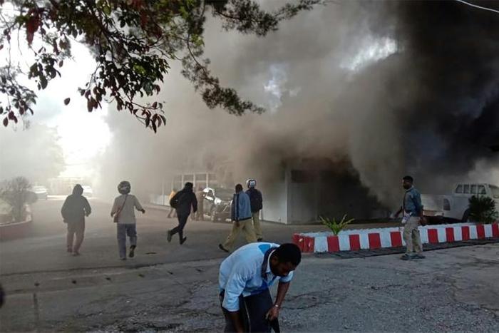 A building burns in Wamena in Indonesia's eastern Papua province after fresh protests
