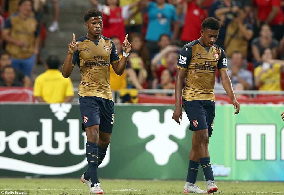 Chuba Akpom and Alex iwobi (Getty Images)