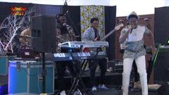 Seyi serenades 2Baba and Larry gaga as he visits BBNaija 2019 Pepper Dem house to celebrate his 44th birthday. [Twitter/BBNaija]