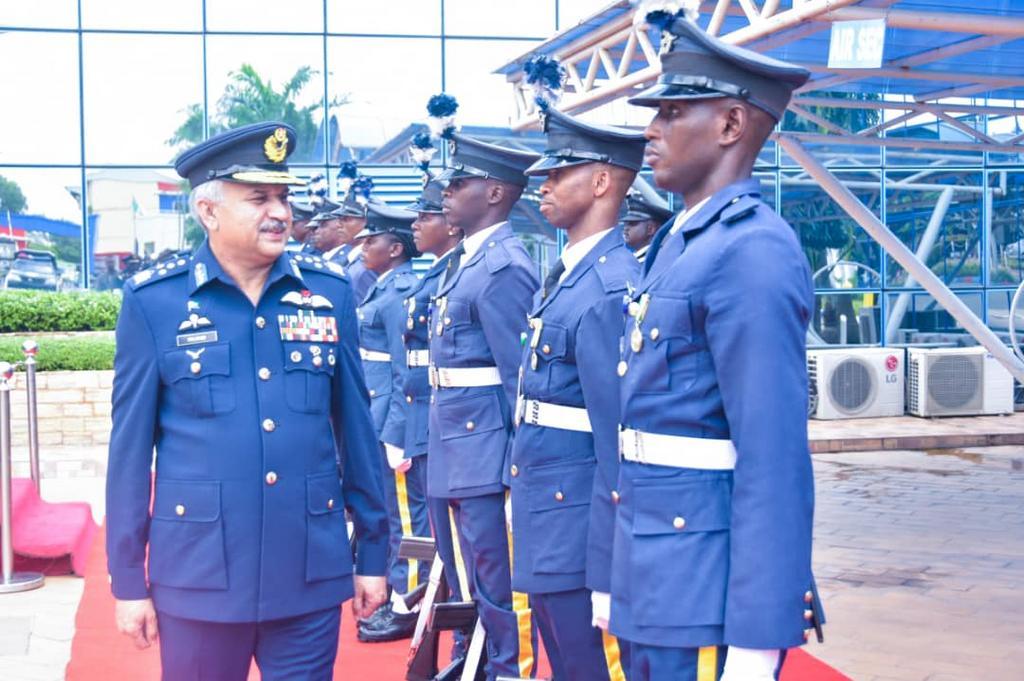 Air Chief Marshal Mujahid Khan, the Chief of the Air Staff of Pakistan and his Nigerian counterpart, Air Chief Marshal Sadiq [Twitter/@NigAirForce]