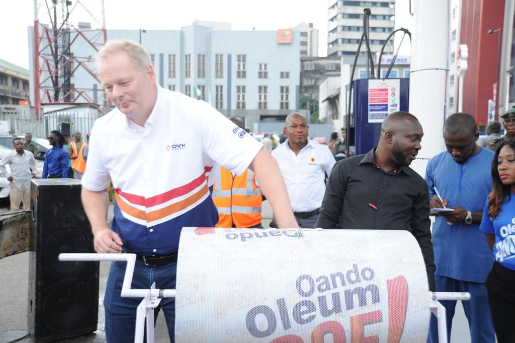 OVH Energy concludes ‘Oando Oleum Awoof Promo’ in style, hands over grand prize of brand new Toyota Yaris!