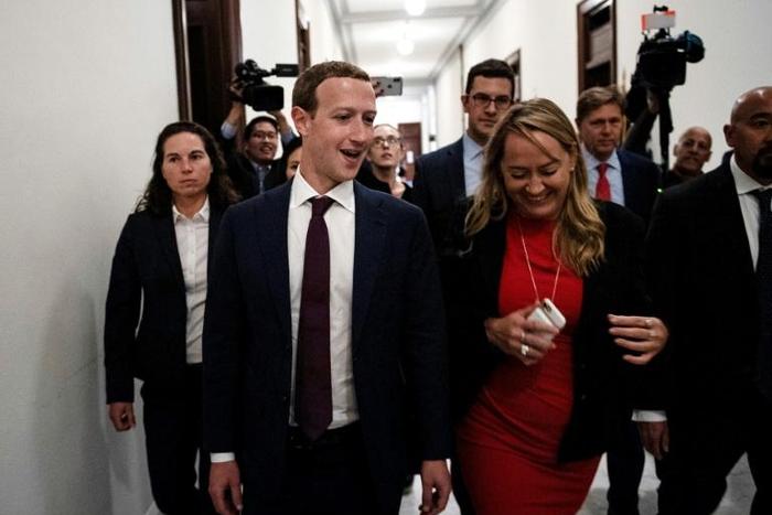 Facebook chief executive Mark Zuckerberg held private meetings with US lawmakers in Washington to discuss technology regulations and social media issues, including concerns about the social network's operations