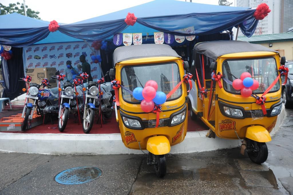 OVH Energy concludes ‘Oando Oleum Awoof Promo’ in style, hands over grand prize of brand new Toyota Yaris!