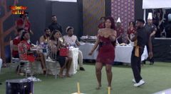 Tacha rocks to the tunes of Alternate band as 2Baba visits BBNaija 2019 Pepper Dem house to celebrate his 44th birthday. [Twitter/BBNaija]