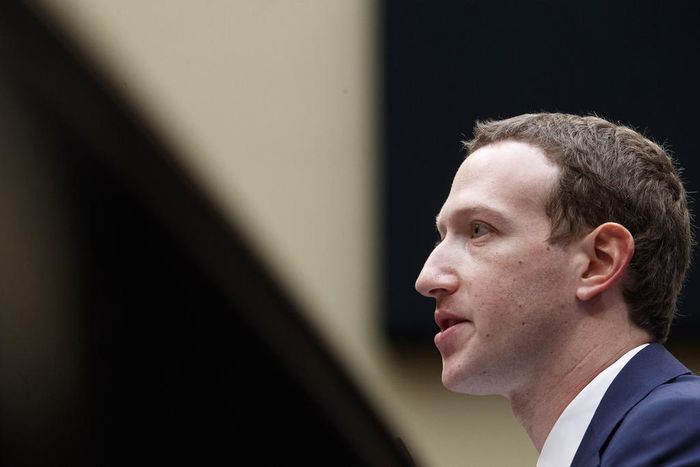 Zuckerberg Hates Warren's Plan to Break Up Facebook. She Doesn't Care.