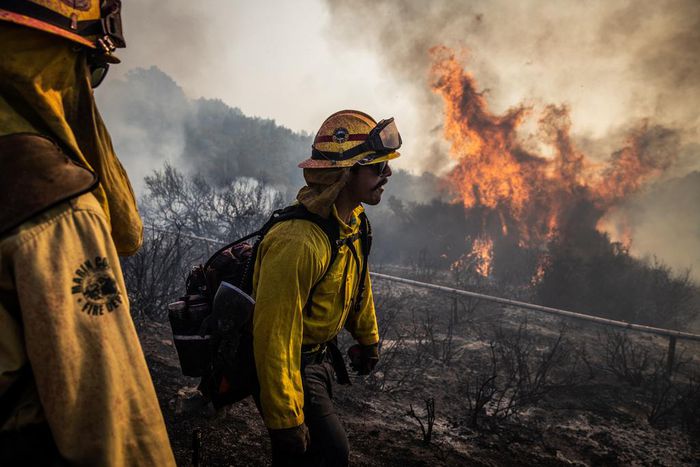 Evacuations Jam a Major Freeway as Kincade and Getty Fires Rage