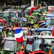 The tailbacks caused by the tractors were a total of 1,136 kilometres (705 miles) long