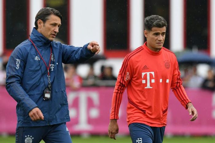 Bayern Munich coach Niko Kovac (L) has said that new star signing Philippe Coutinho will not start against Schalke on Saturday