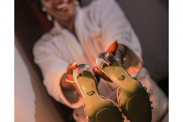 how to pick wedding shoes