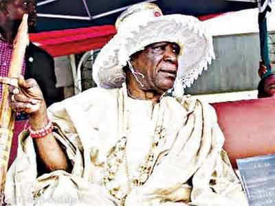Popular On-Air Personality, Tolu 'Toolz' Demure has lost her father, Oba Oba Abiodun Oniru is dead at the age of 82.[Guardian]