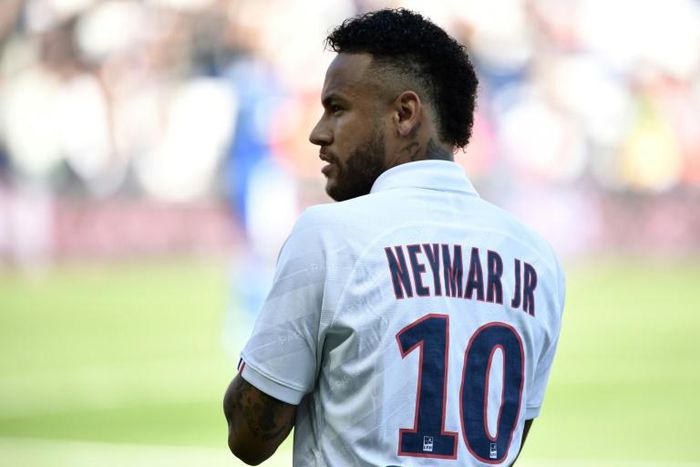 Neymar scored the winning goal in injury time on Saturday as Paris Saint-Germain beat Strasbourg