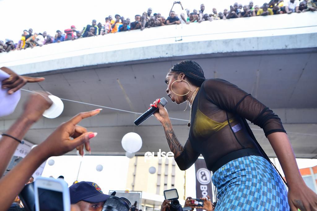 Tiwa Savage 49-99 listening at Obalende park [Pulse]