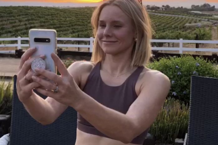 Kristen Bell Has Seriously Ripped Abs