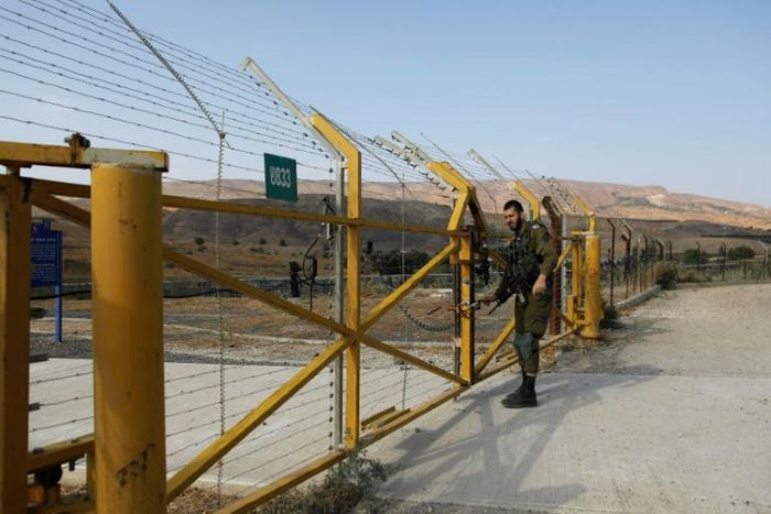 The gate on the Israeli side of the border with Jordan at Naharayim / Baqura was locked on Sunday