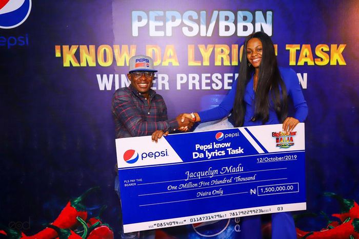Jackye receives 1.5million naira BBNaija Pepsi ‘Know Da Lyrics’ challenge prize