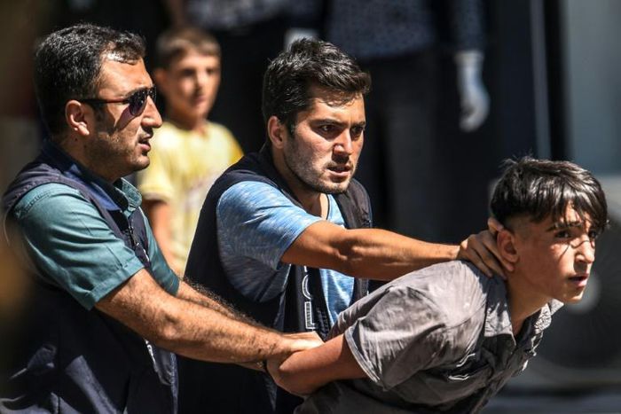 At least 200 people attempted to stage a protest march to Diyabakir's historic Sur district but were met with police water cannons and seven were detained