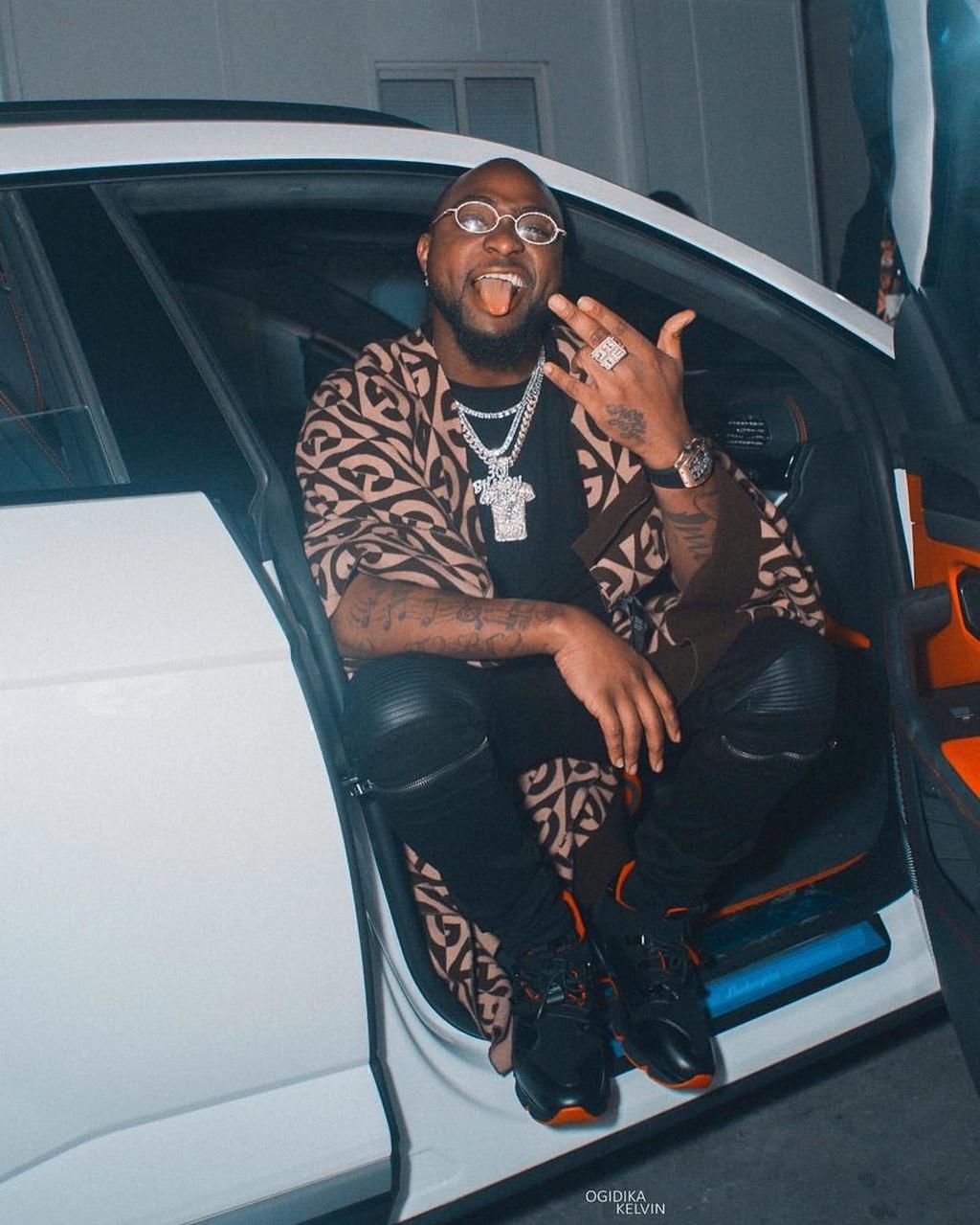 One of the cutest photos you'd see on social media today is that of Davido and 'Greys Anatomy' Ellen Pompeo. [Instagram/DavidoOfficial]