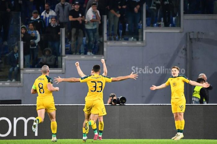 Celtic beat Lazio in Rome to reach the last 32